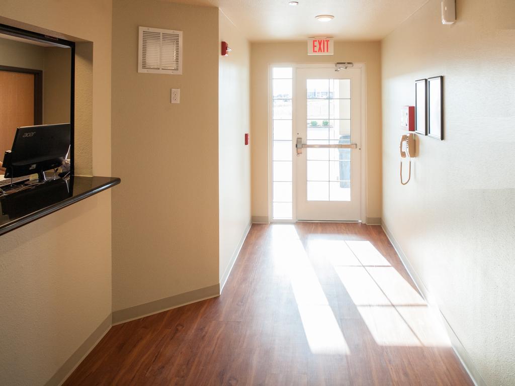 Woodspring Suites Topeka Buitenkant foto