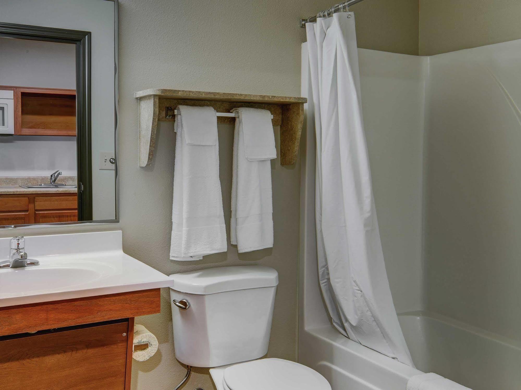 Woodspring Suites Topeka Buitenkant foto